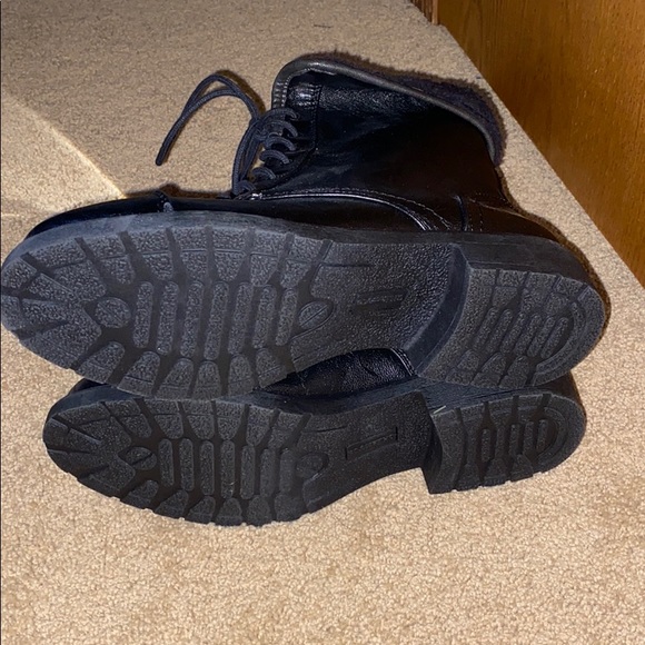 Boots - Picture 4 of 4